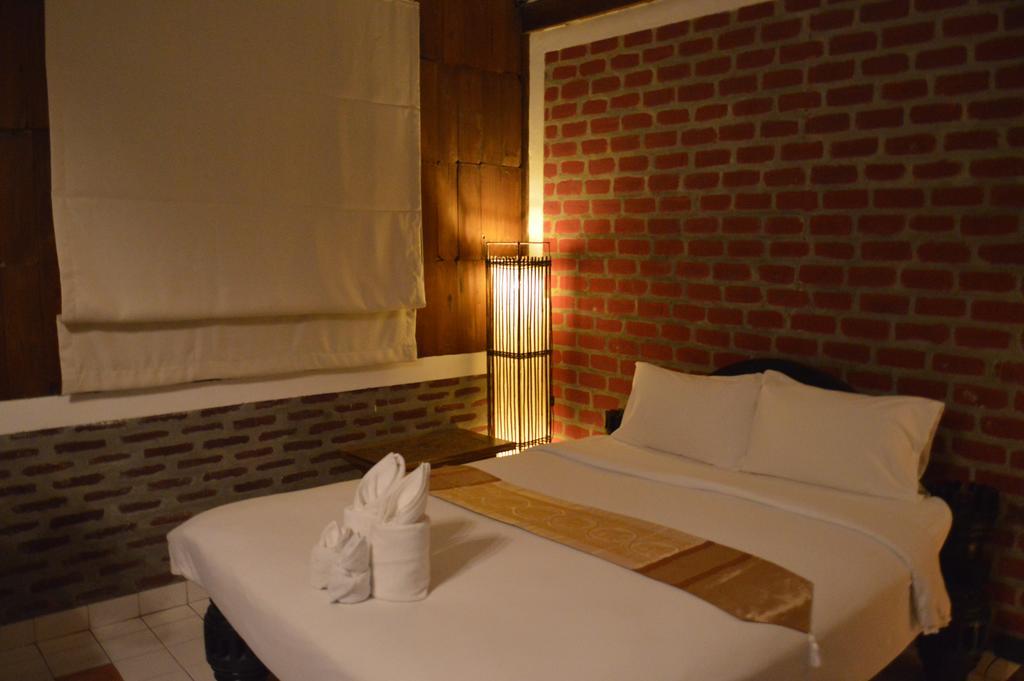 Baan Thai Homestay By Bgb Villas Ката Бийч Екстериор снимка