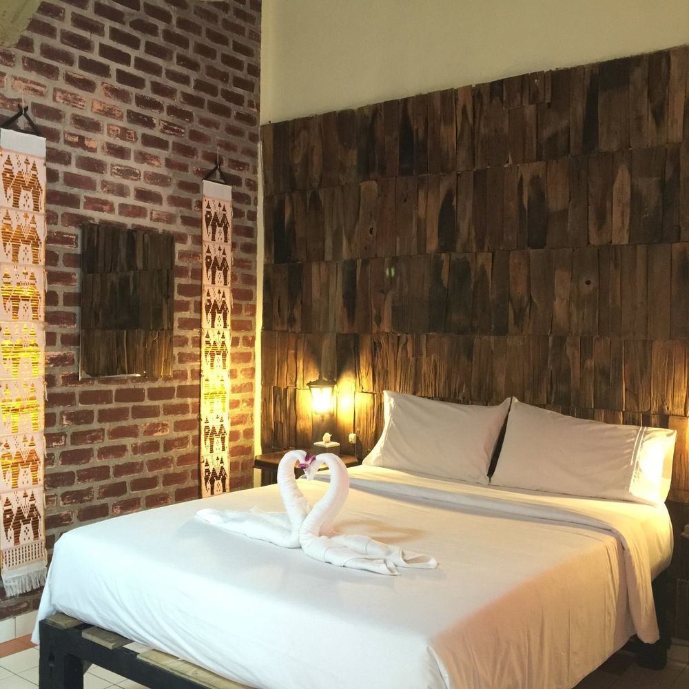 Baan Thai Homestay By Bgb Villas Ката Бийч Екстериор снимка