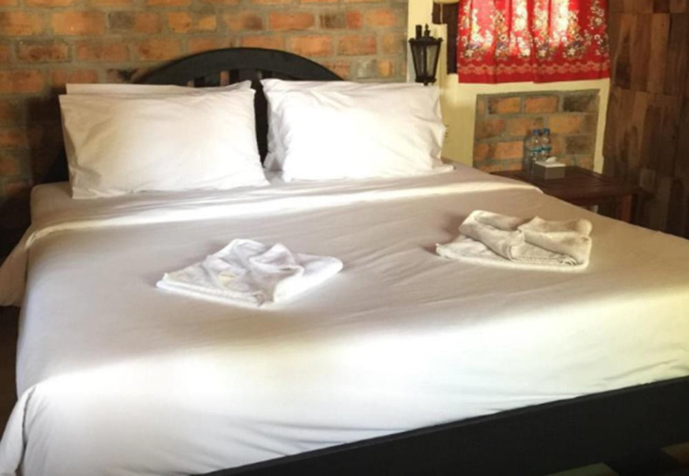 Baan Thai Homestay By Bgb Villas Ката Бийч Екстериор снимка