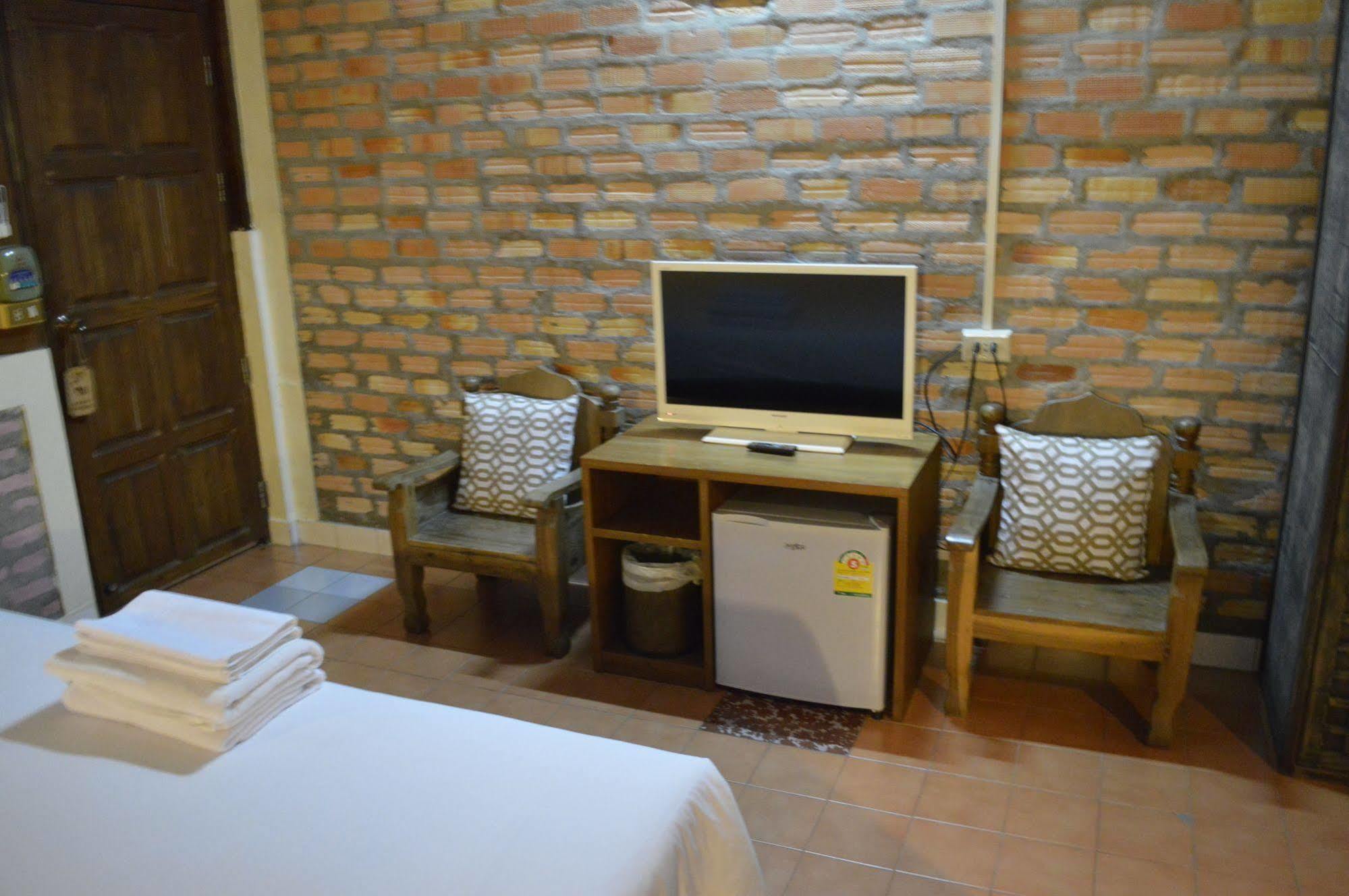 Baan Thai Homestay By Bgb Villas Ката Бийч Екстериор снимка