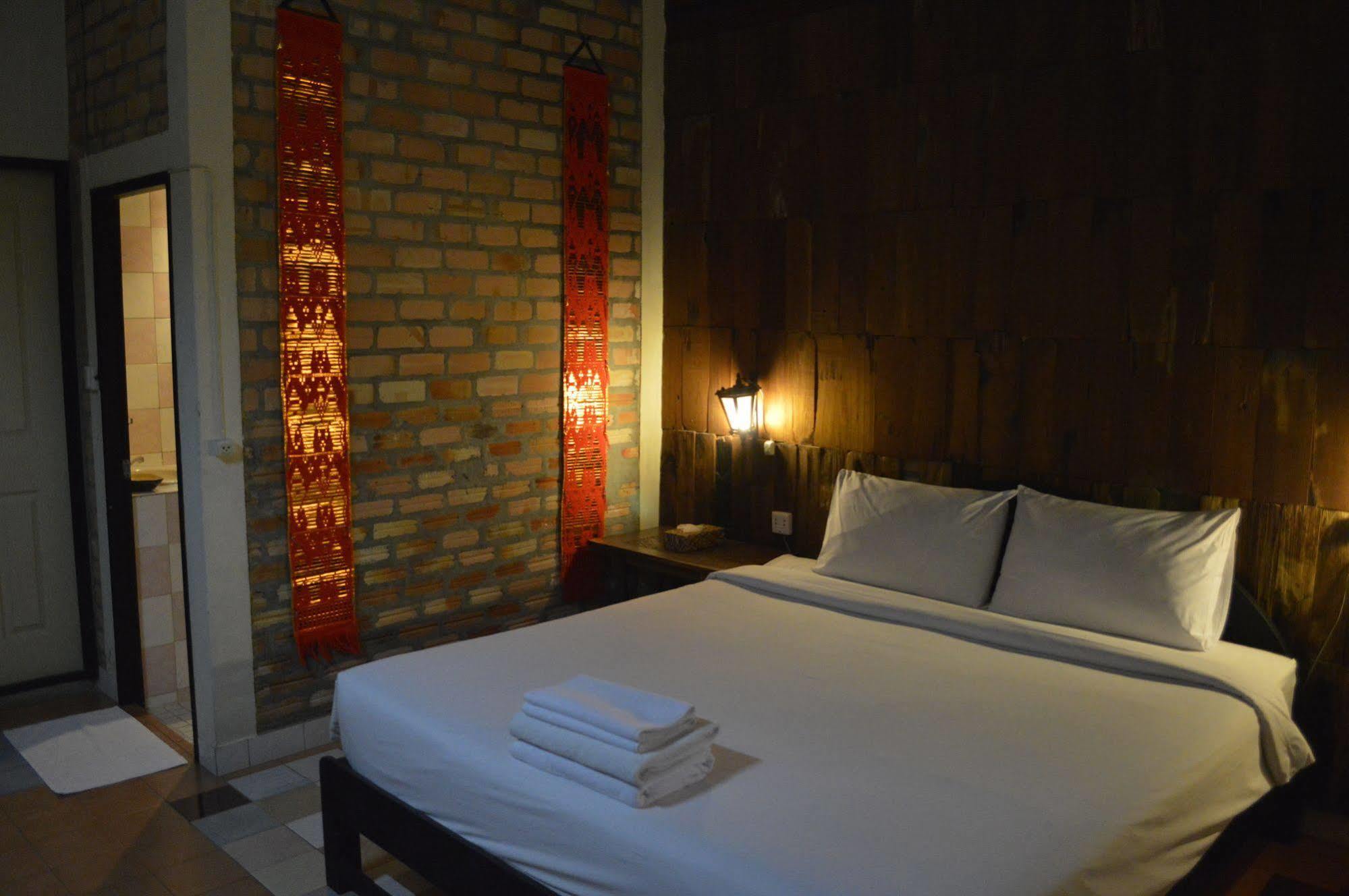 Baan Thai Homestay By Bgb Villas Ката Бийч Екстериор снимка