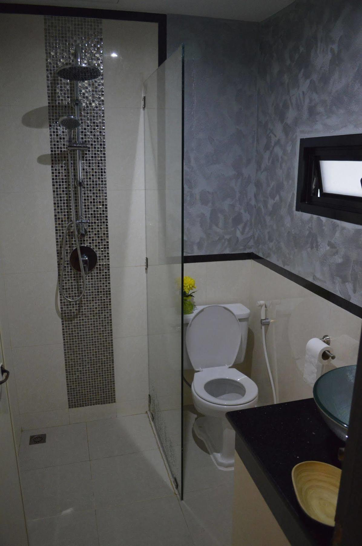 Baan Thai Homestay By Bgb Villas Ката Бийч Екстериор снимка