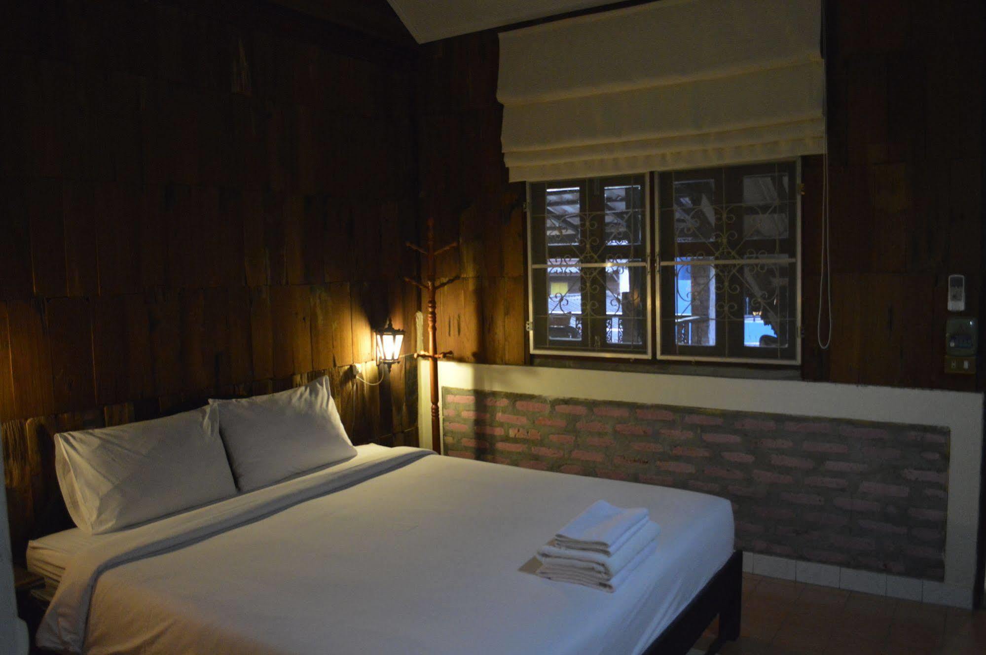 Baan Thai Homestay By Bgb Villas Ката Бийч Екстериор снимка