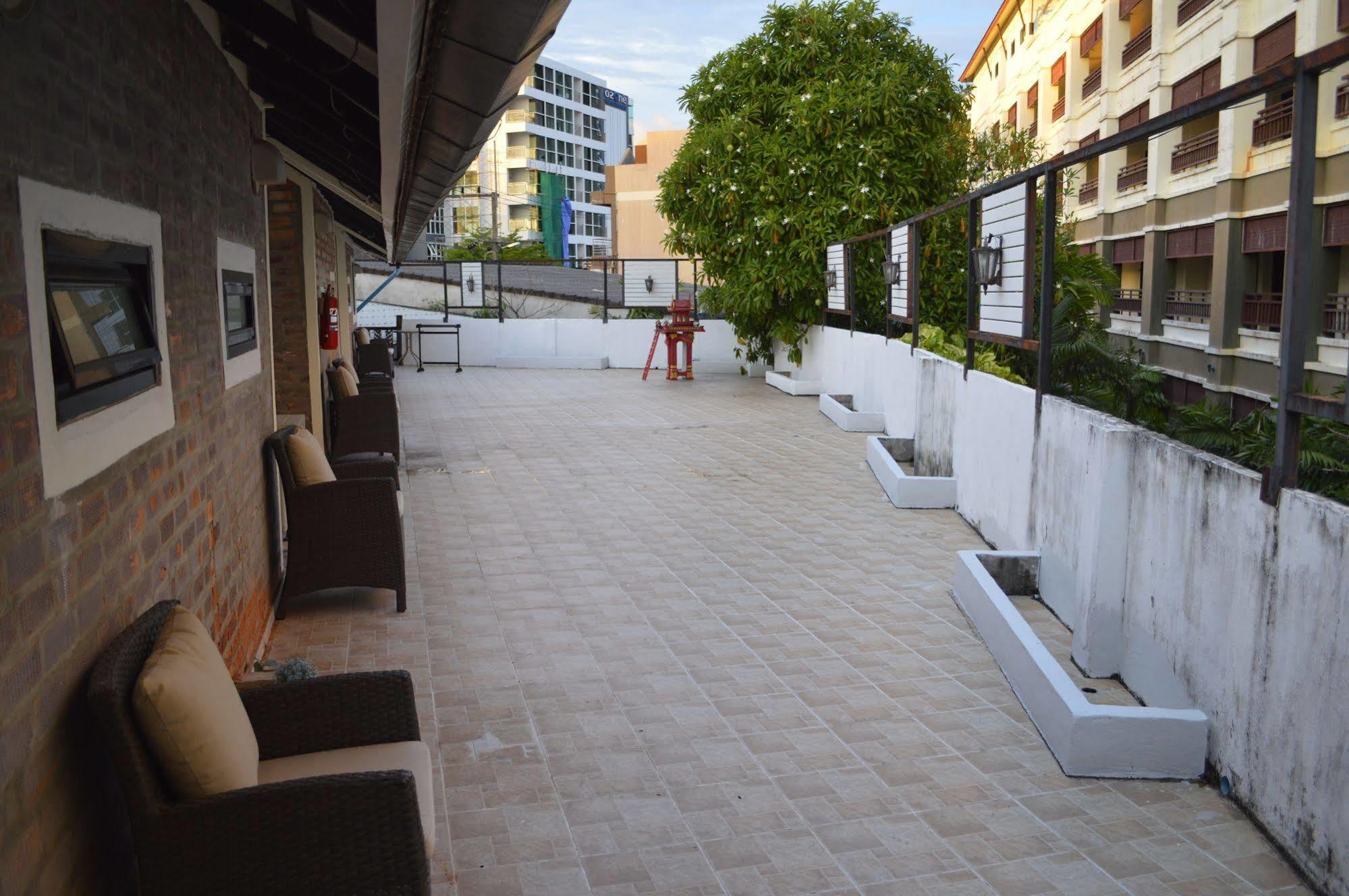 Baan Thai Homestay By Bgb Villas Ката Бийч Екстериор снимка