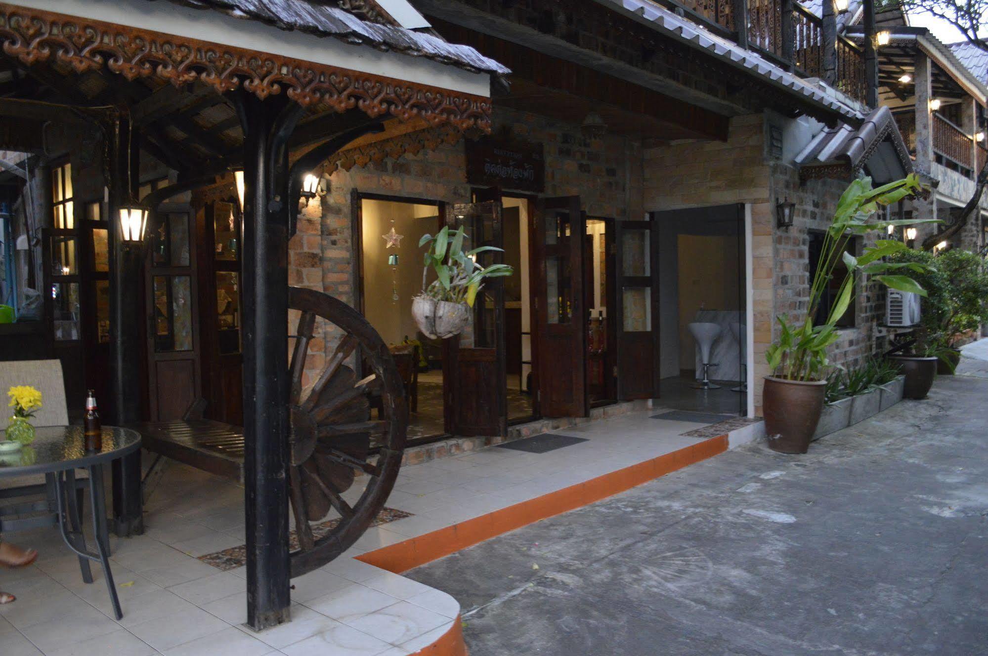 Baan Thai Homestay By Bgb Villas Ката Бийч Екстериор снимка