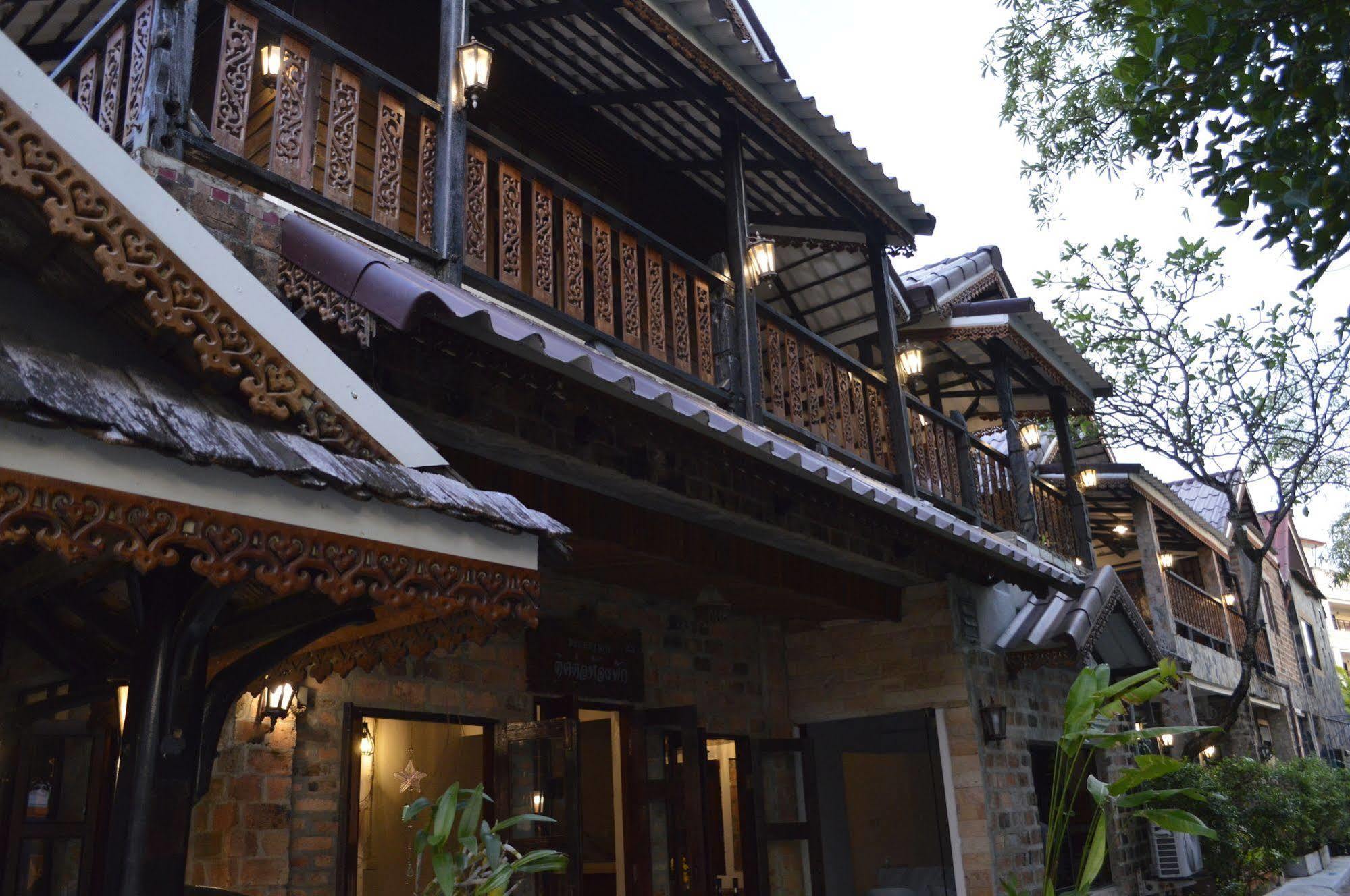 Baan Thai Homestay By Bgb Villas Ката Бийч Екстериор снимка