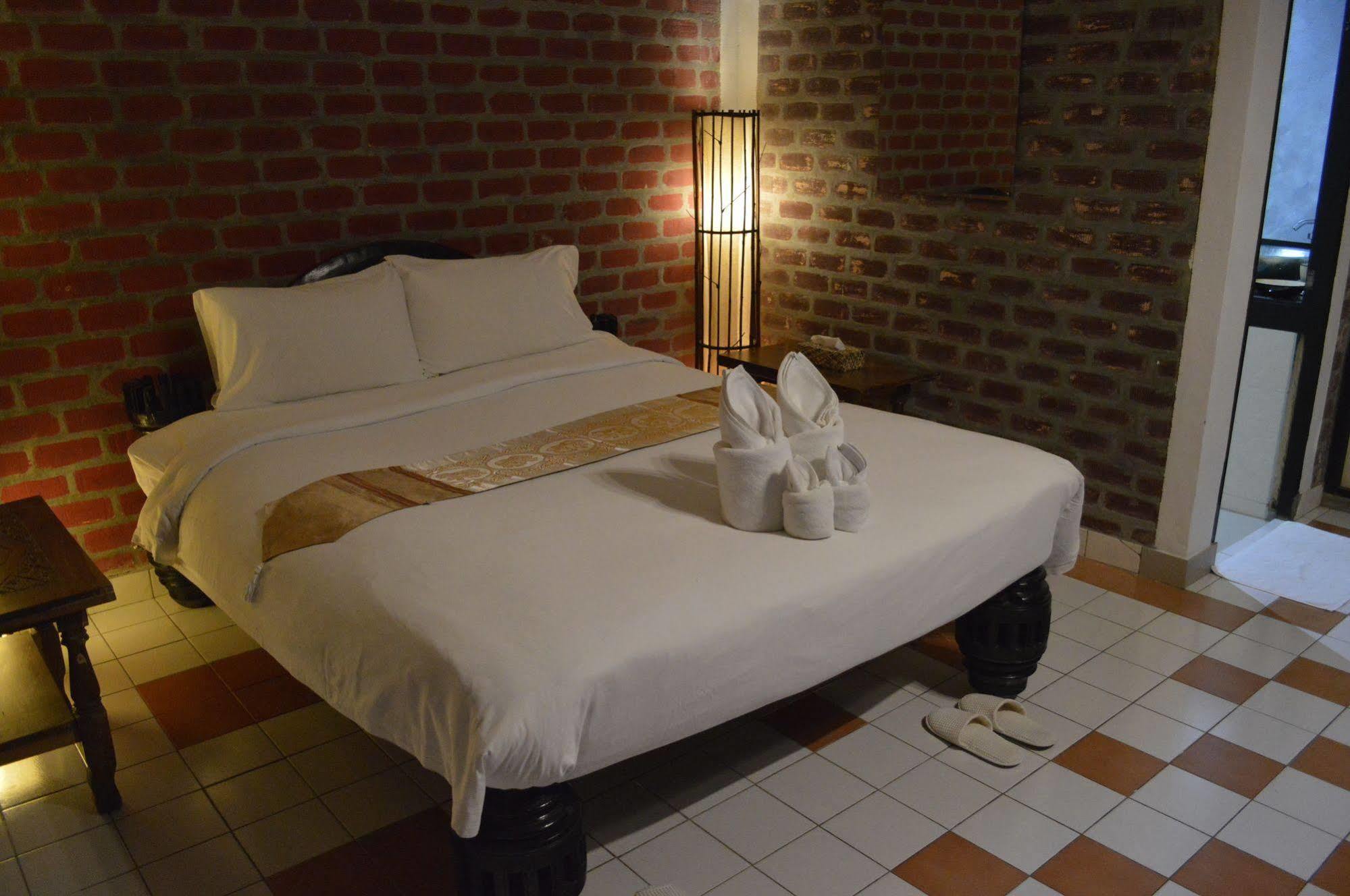 Baan Thai Homestay By Bgb Villas Ката Бийч Екстериор снимка