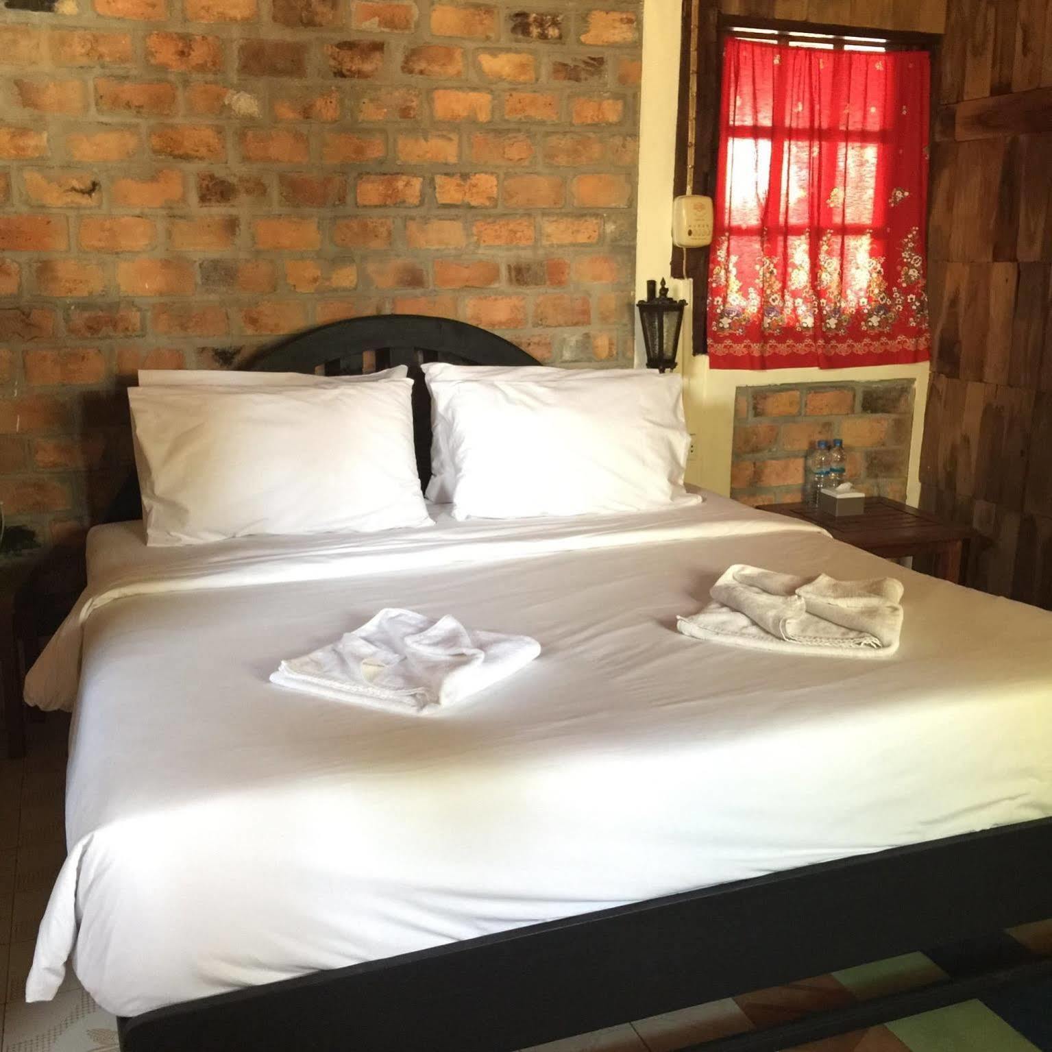 Baan Thai Homestay By Bgb Villas Ката Бийч Екстериор снимка